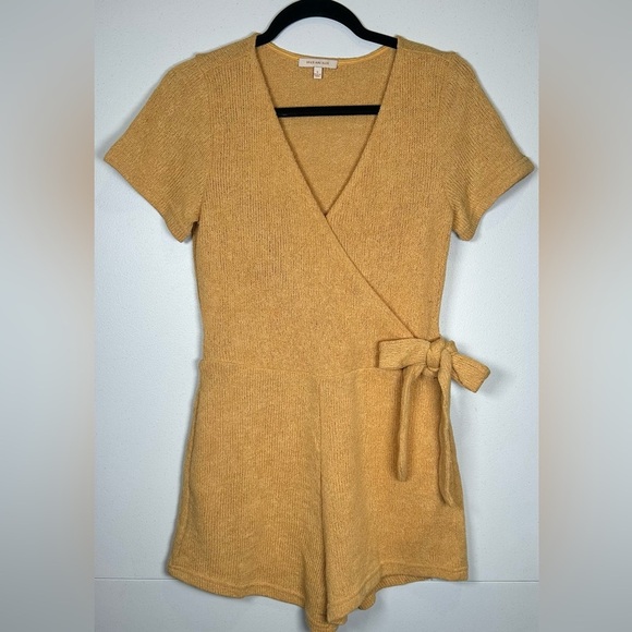 🍂🍁Fall Sweater Shorts Romper! SUPER CUTE Yellow Wrap Tie wrap! Size S. 🍂🍁 - Picture 1 of 10
